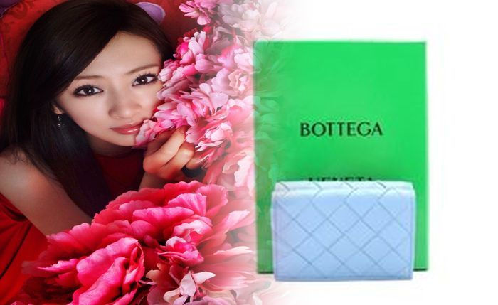 ボッテガ ヴェネタ 三 つ折り 財布