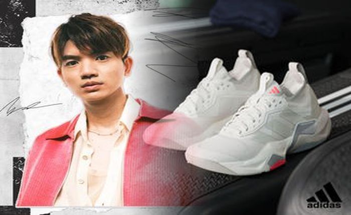 adidas オリジナル スニーカー 作成
