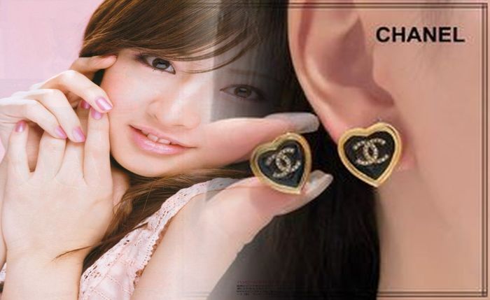 シャネル ピアス ライン ストーン