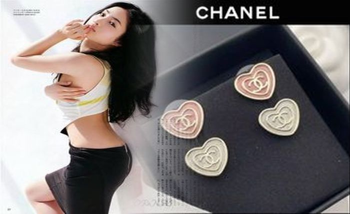 シャネル ピアス 本物 見分け 方