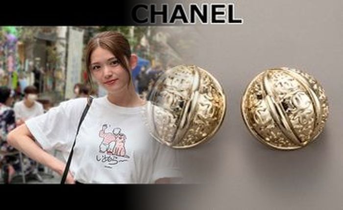 シャネル の ピアス 値段