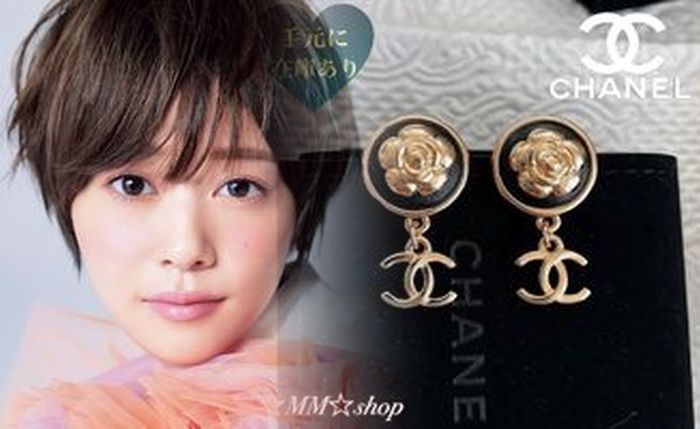 シャネル ピアス ライン ストーン