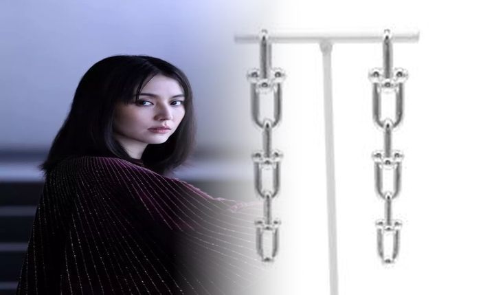 ティファニー ソリティア ピアス 大き さ