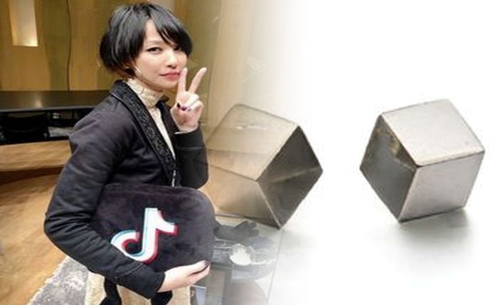 ティファニー 風 スマイル ピアス