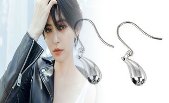 佐野 玲 於 ピアス ティファニー