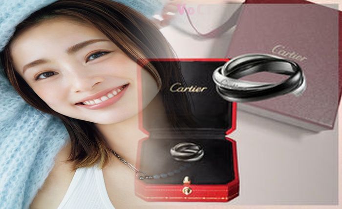 婚約 指輪 30 万 カルティエ