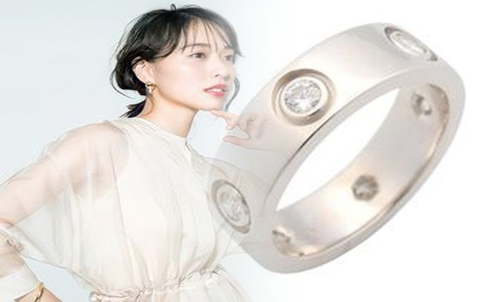 アクア マリン 指輪 カルティエ