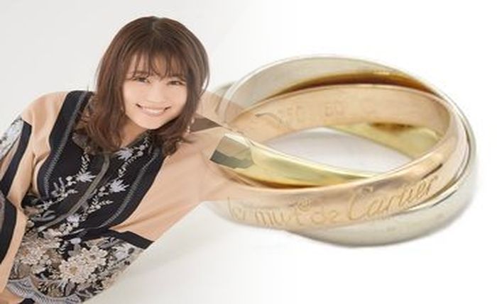 婚約 指輪 カルティエ バレリーナ 値段