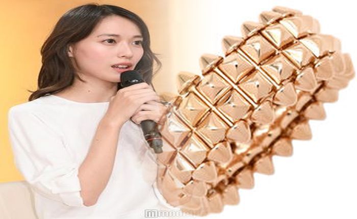 芸能人 婚約 指輪 カルティエ