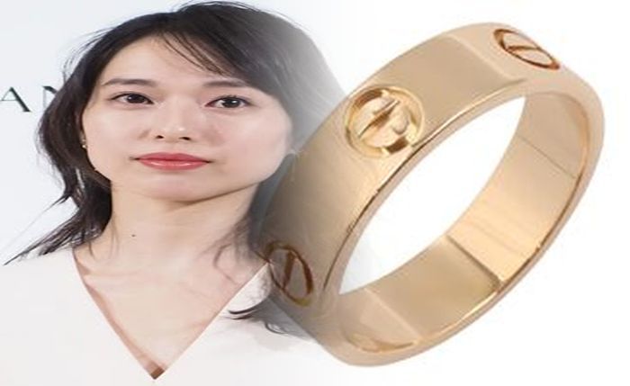 カルティエ 婚約 指輪 20 万