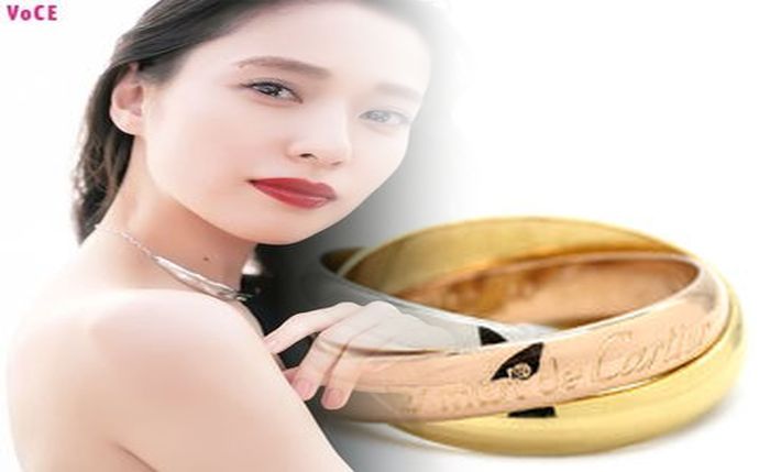 婚約 指輪 30 万 カルティエ