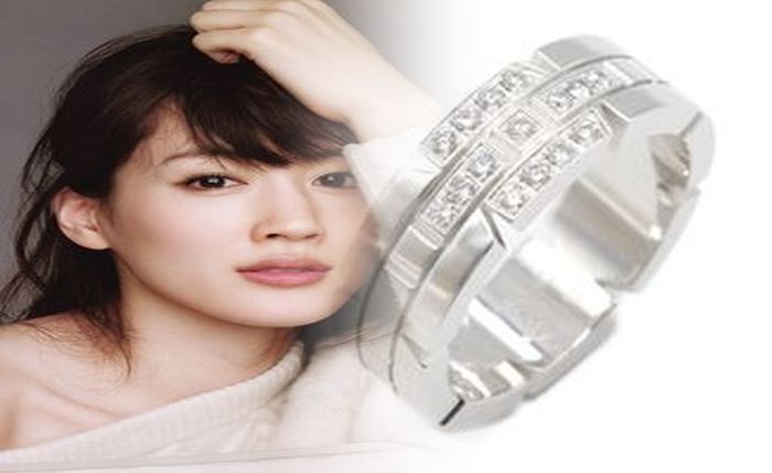 カルティエ 婚約 指輪 20 万