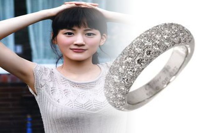 アクア マリン 指輪 カルティエ