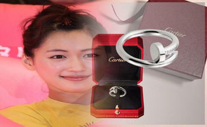 カルティエ ピンキー リング 値段