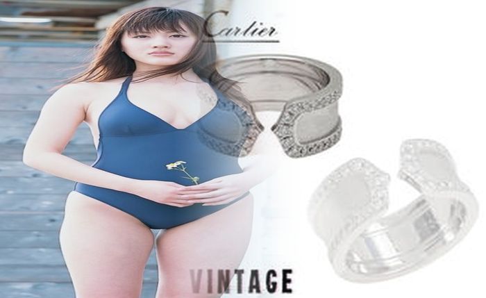 サファイア 婚約 指輪 カルティエ