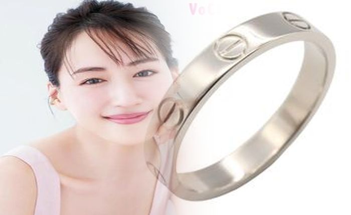 カルティエ 指輪 ラブ リング 値段