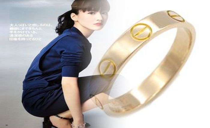 カルティエ 婚約 指輪 20 万