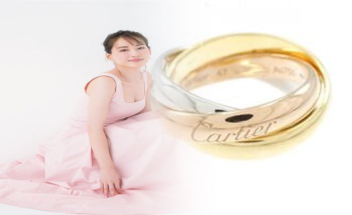 サファイア 婚約 指輪 カルティエ