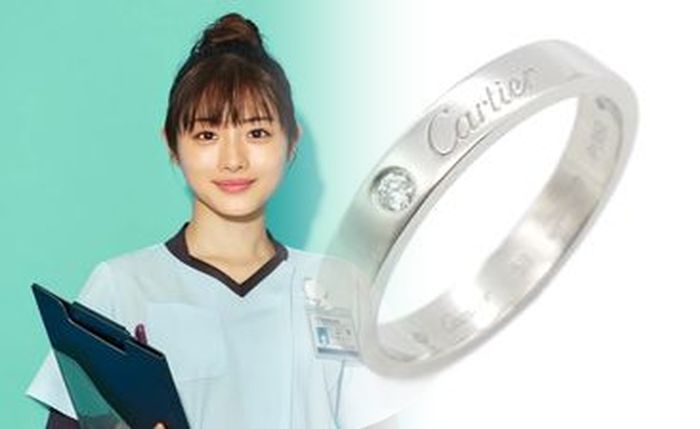 婚約 指輪 相場 カルティエ