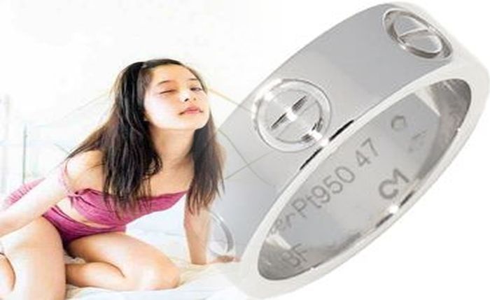 カルティエ ペア リング 値段