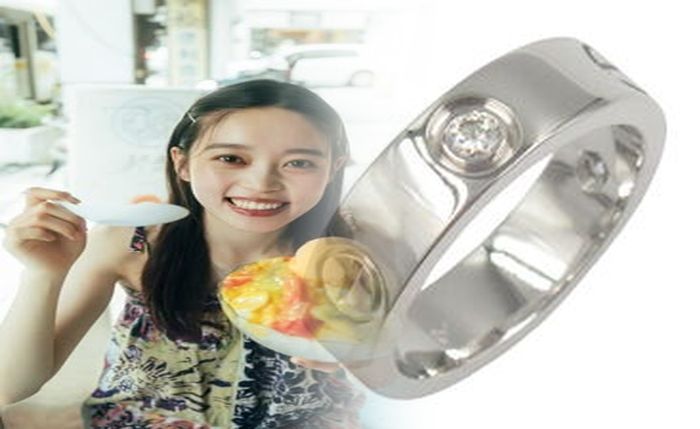 カルティエ 婚約 指輪 80 万