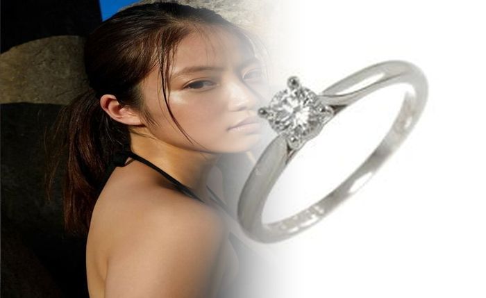 カルティエ 三 連 リング 定価