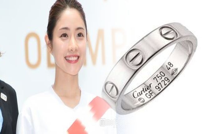 結婚 指輪 ゴールド カルティエ