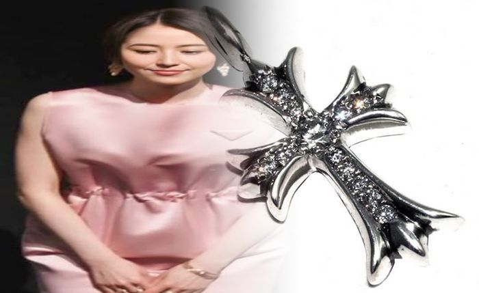 クロム ハーツ ピアス メルカリ