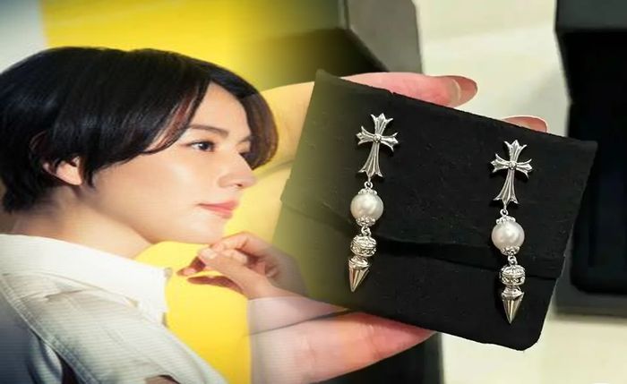 クロム ハーツ スター ピアス