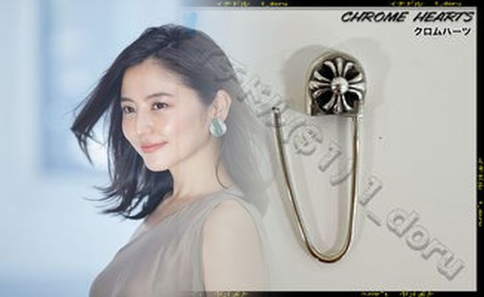 山田 涼介 ピアス クロム ハーツ
