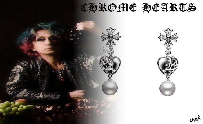 クロム ハーツ ピアス 十字架