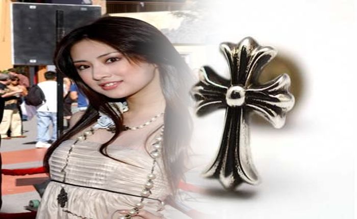 クロム ハーツ 風 フープ ピアス