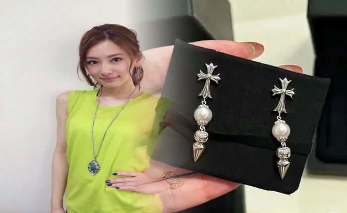 神山 智洋 ピアス クロム ハーツ