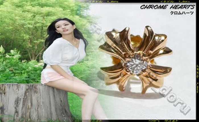 クロム ハーツ ピアス 安全 ピン