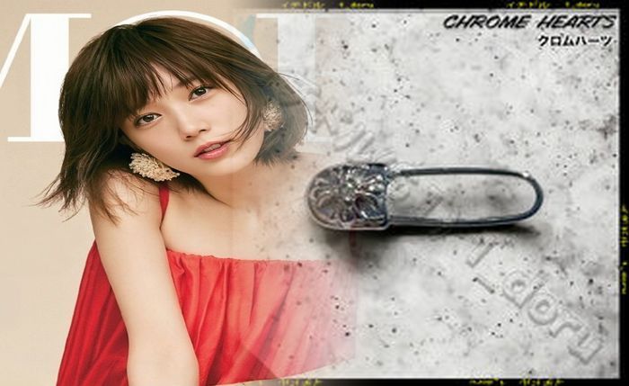 クロム ハーツ ピアス 十字架