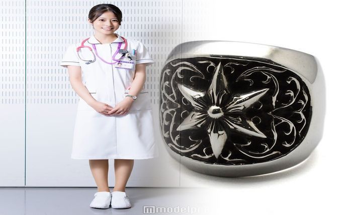 クロム ハーツ リング 組み合わせ