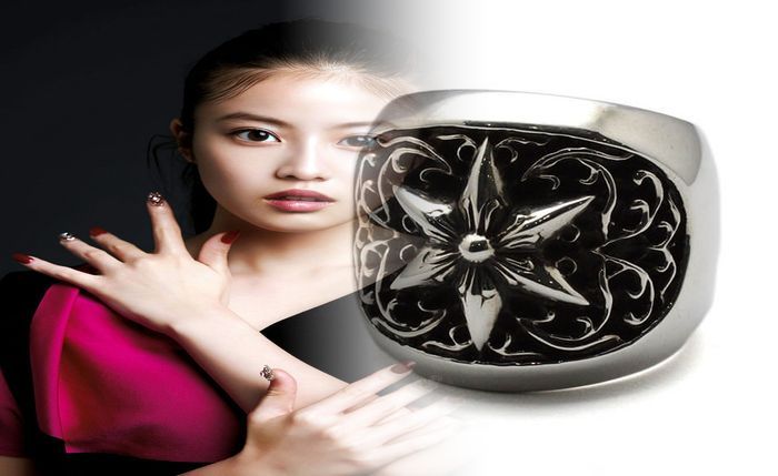 エンゲージ リング クロム ハーツ