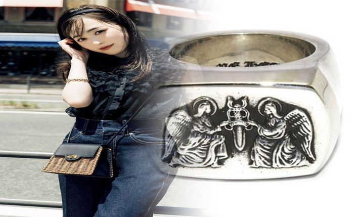 クロム ハーツ ピンキー リング 値段