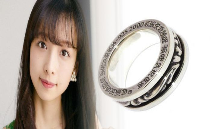クロム ハーツ フローラル クロス リング 定価