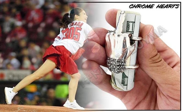 クロム ハーツ リング 重ね 付け