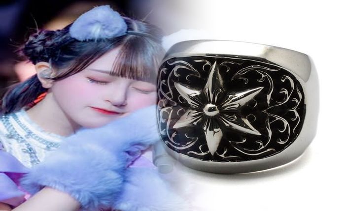 クロム ハーツ ピンキー リング 値段