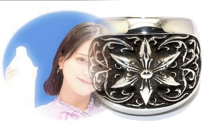 大倉 忠義 指輪 クロム ハーツ