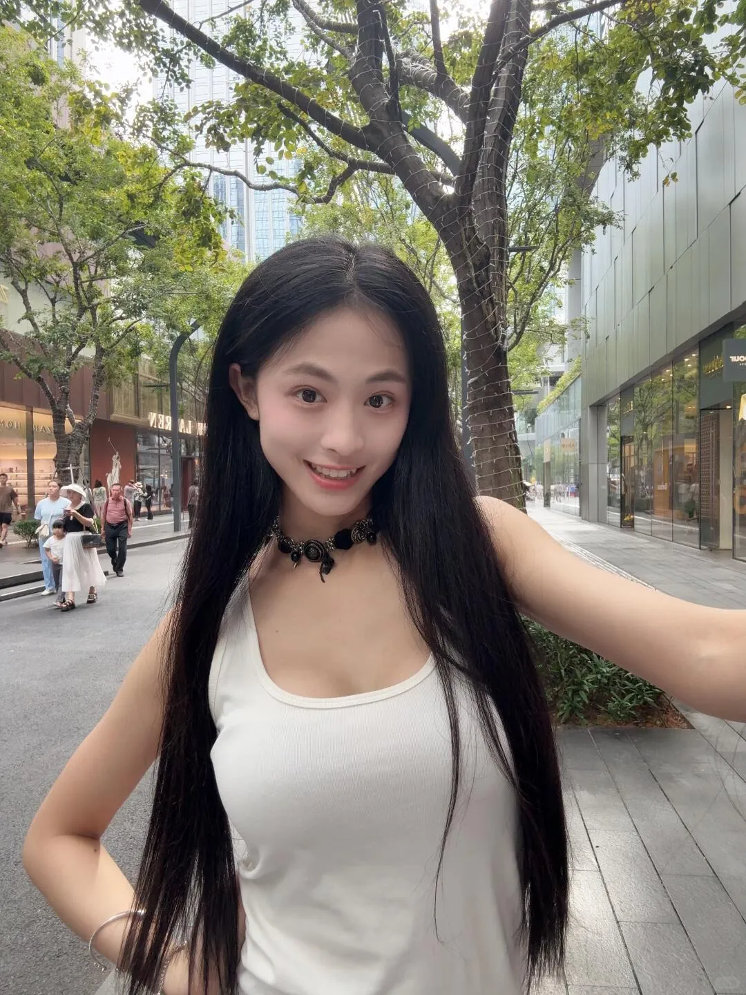 璃子 森岡 (Riko Morioka)