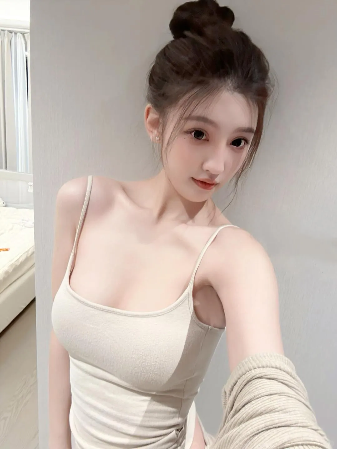 瑠奈 鶴見 (Runa Tsurumi)
