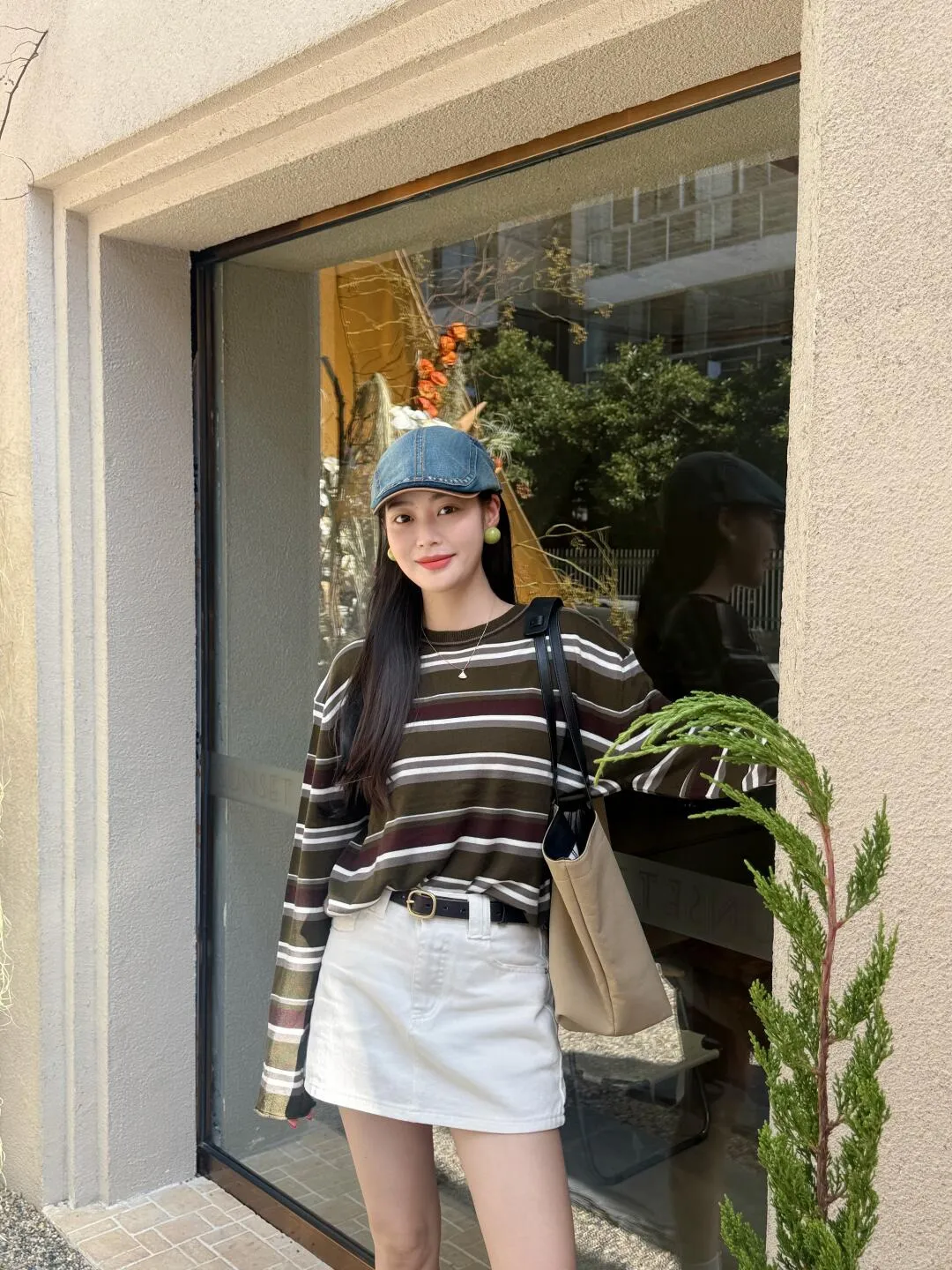 栞 山田 (Shiori Yamada)