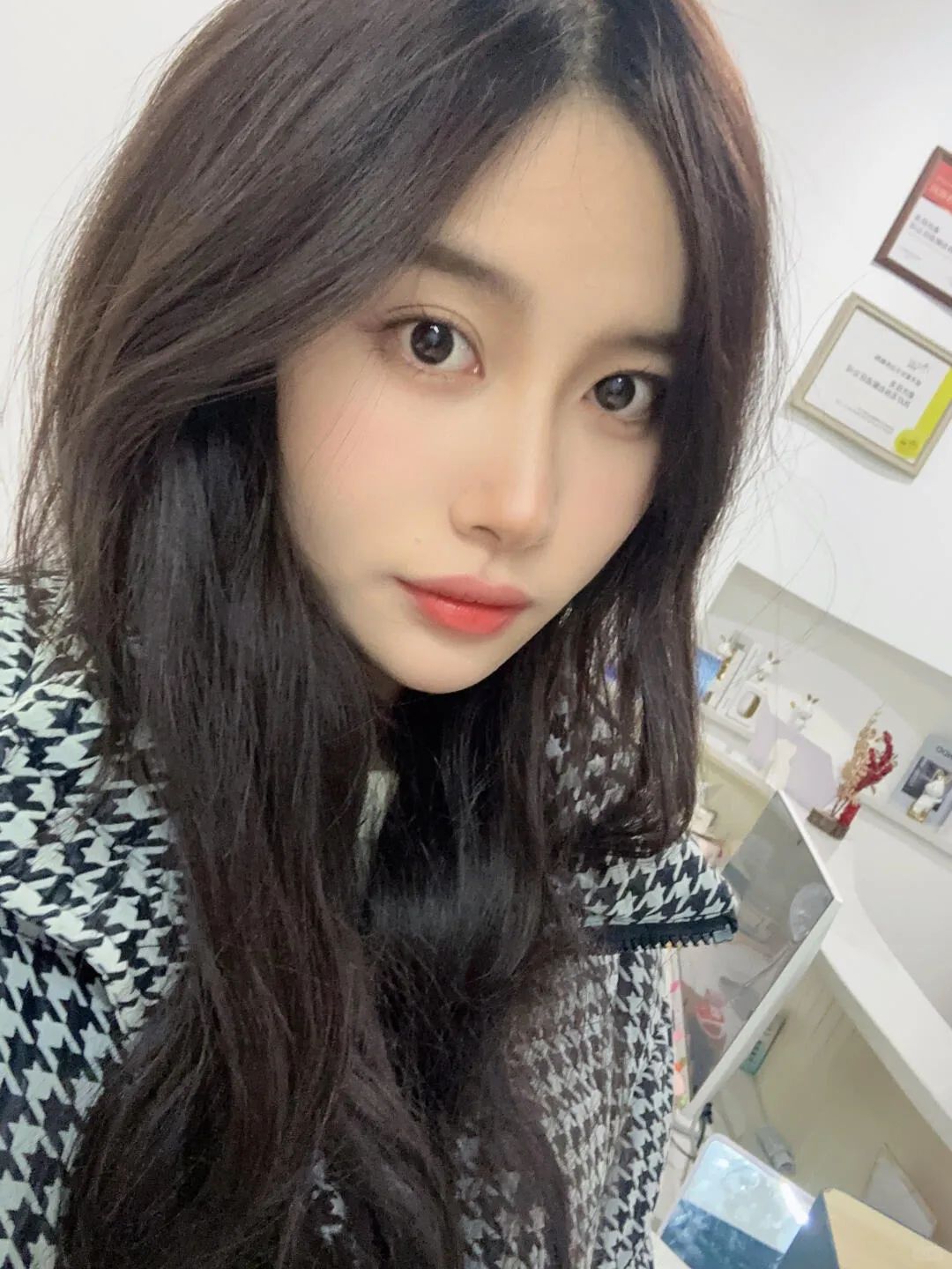 鈴菜 井上 (Suzuna Inoue)
