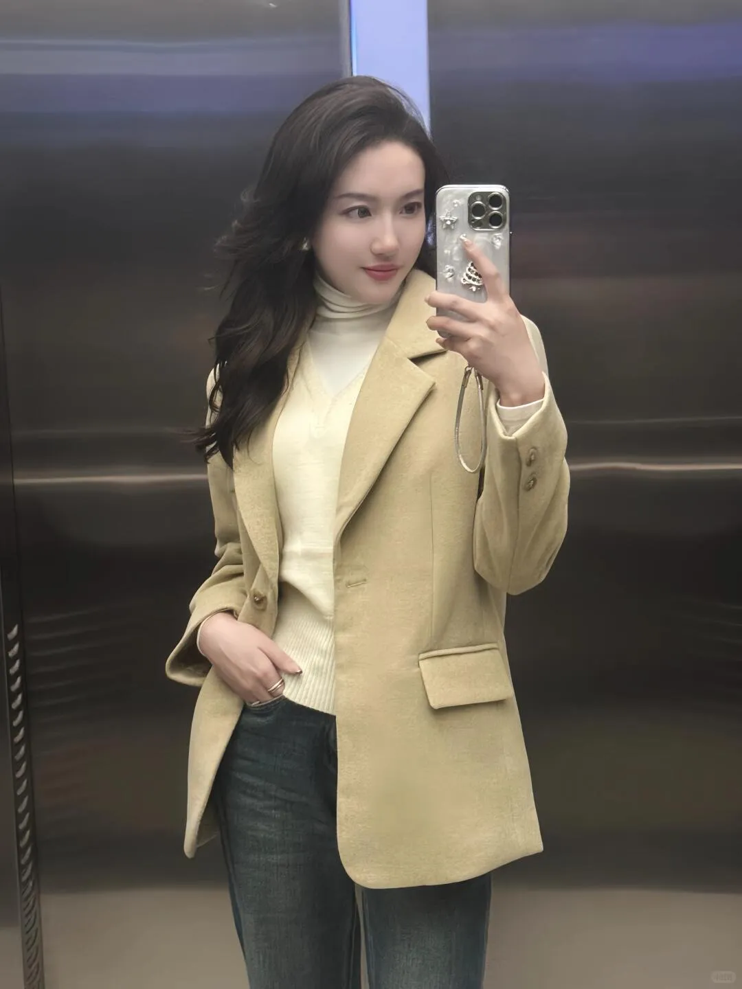 美桜 小林 (Mio Kobayashi)