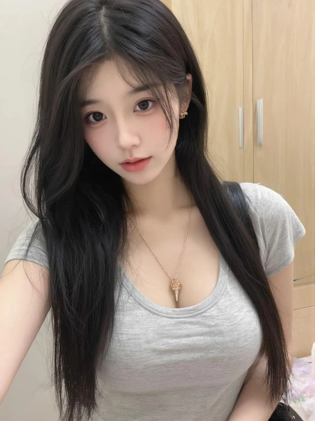 オリヴィア・ワイルド – 必見！ファッション通が選ぶ高級ブランドの最新アイテム, image size:1080x1440