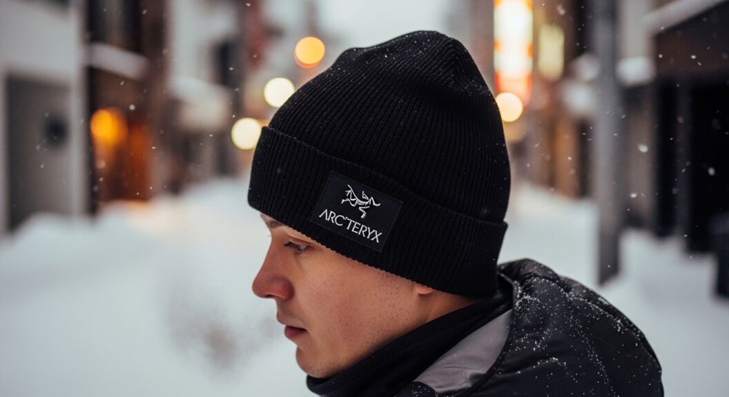 アークテリクス ビーニー 本物と偽物の見分け方2026｜光沢強すぎタグ