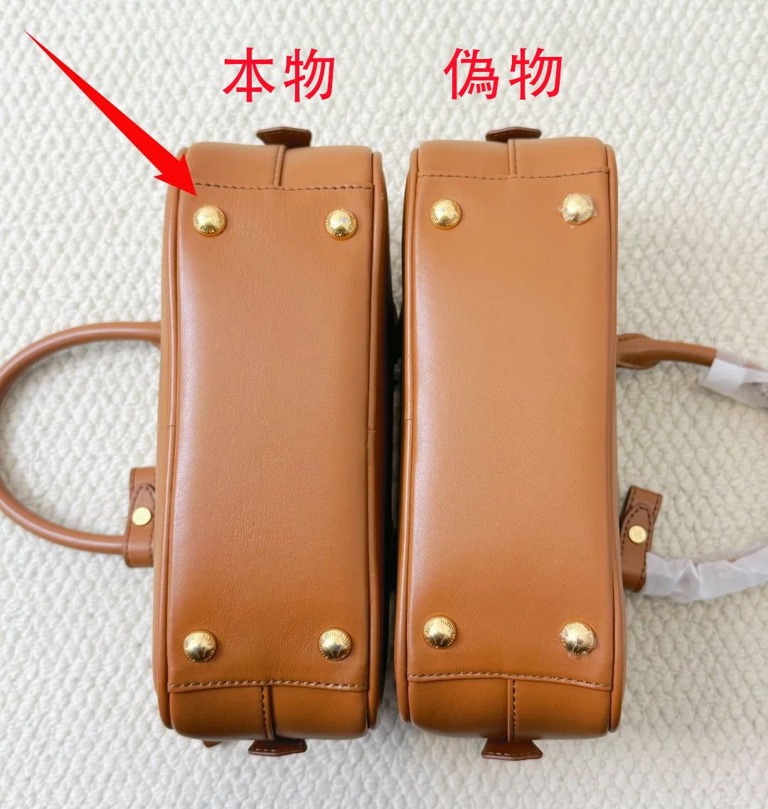 ミュウミュウ バッグ 偽物見分け方